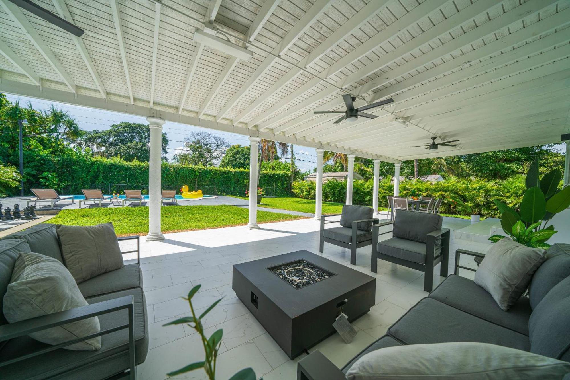 Вилла New Tropical Oasis Retreat In Майами Экстерьер фото